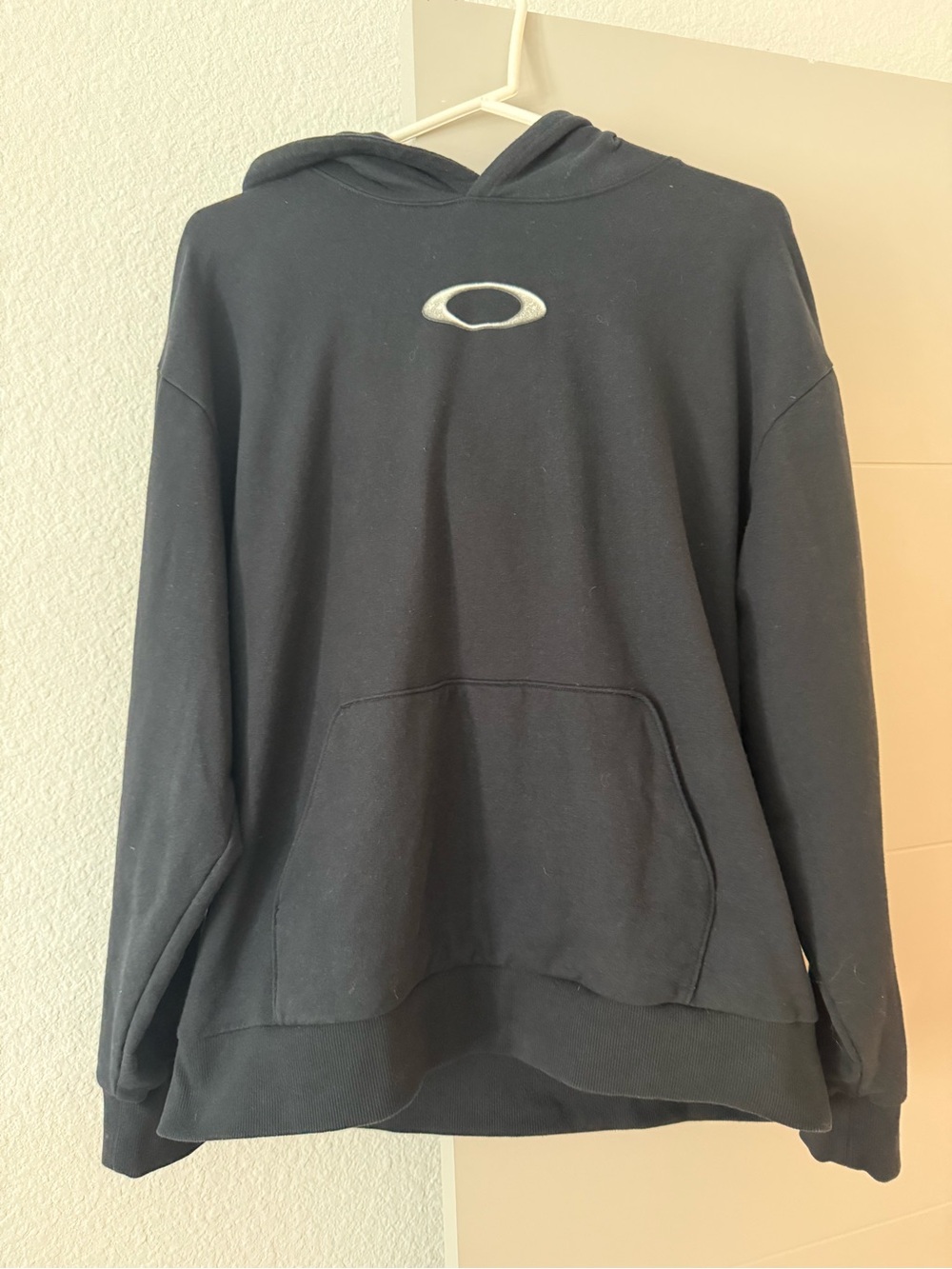 Oakley Black Hoodie— Size Men’s Large